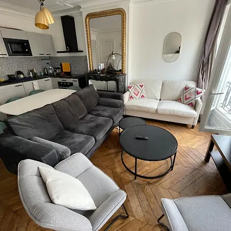 8, Perfectly Located Apartment Paris