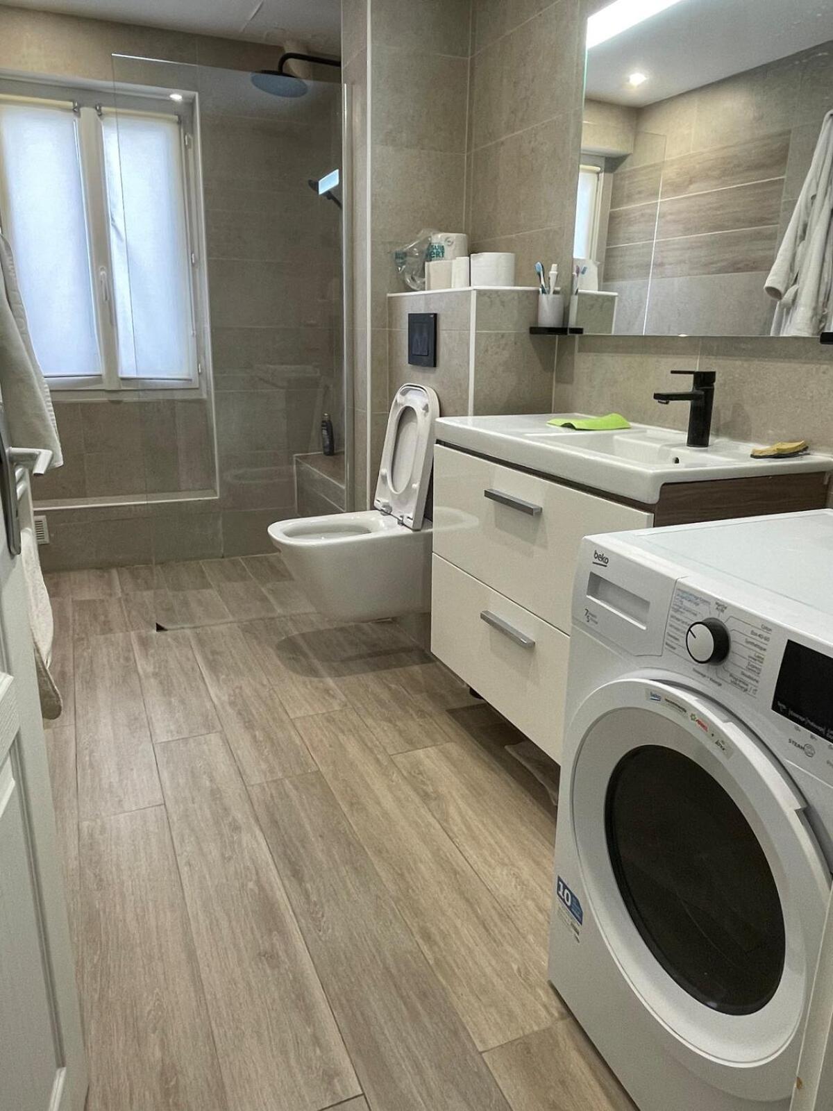 8, Perfectly Located * Paris